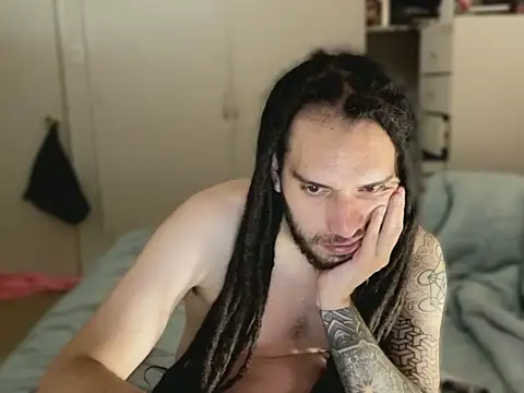 Snapshot of DreadObsessionxX chatting on July 13, 8:13 am DreadObsessionxX online show from July 13, 8:13 am