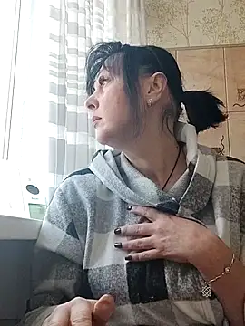 HelgaDennis online show from March 23, 7:52 am