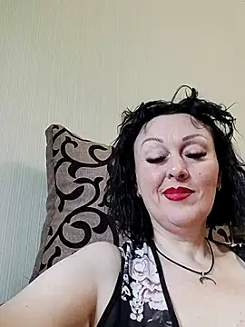 HelgaDennis online show from May 31, 6:19 am