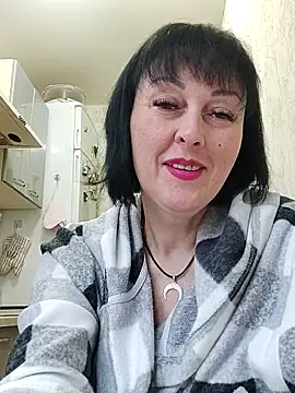 HelgaDennis online show from April 3, 5:36 am