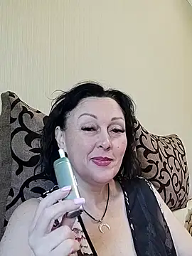 HelgaDennis online show from May 16, 7:29 am