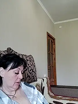 HelgaDennis online show from May 2, 1:49 pm