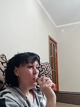 HelgaDennis online show from May 10, 12:14 am