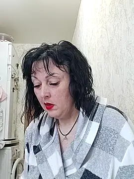 HelgaDennis online show from May 15, 4:54 am