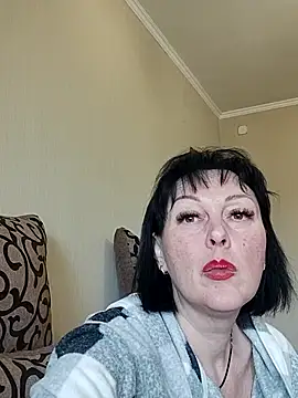 HelgaDennis online show from April 5, 2:57 pm
