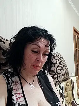 HelgaDennis online show from May 30, 6:02 pm