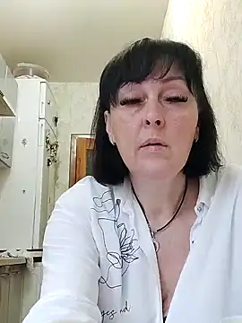 HelgaDennis online show from June 7, 3:45 am