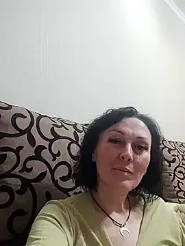 HelgaDennis online show from March 27, 9:05 pm