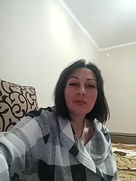 HelgaDennis online show from March 29, 5:58 pm
