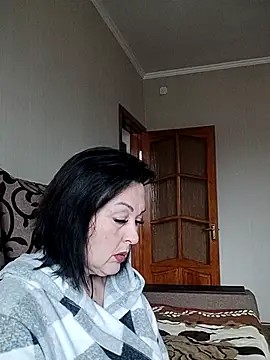 HelgaDennis online show from March 22, 7:10 am