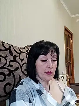 HelgaDennis online show from May 12, 4:42 am