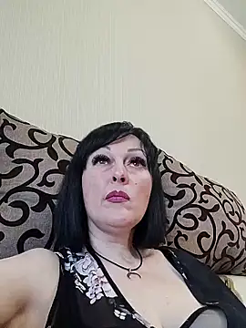 HelgaDennis online show from June 6, 9:36 am