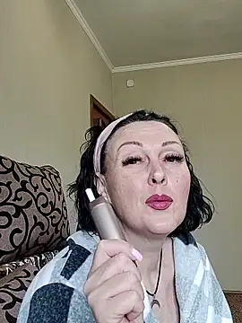 HelgaDennis online show from May 9, 10:29 am