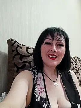 HelgaDennis online show from May 28, 5:41 pm