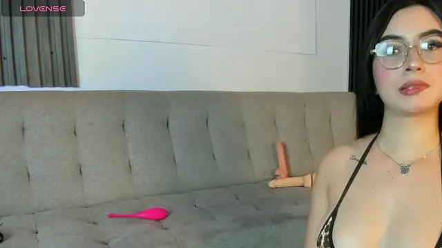  emily gilll  online show from July 11, 9:04 pm