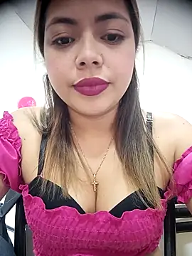 Yelii  online show from May 10, 5:15 pm