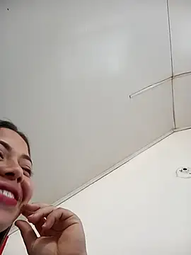 Yelii  online show from April 21, 7:09 pm