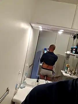 Justfunfree online show from March 27, 3:02 pm