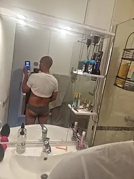 Justfunfree online show from April 20, 2:29 pm