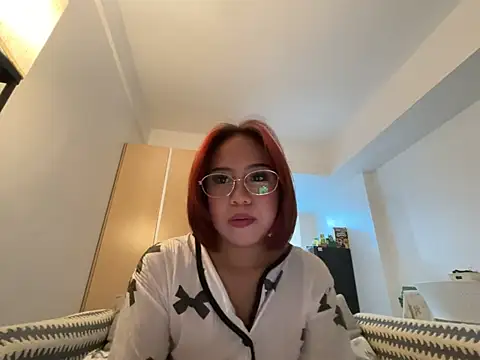 misscutee online show from June 22, 1:41 pm