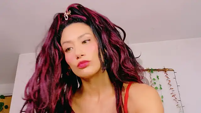 Ajua  Uva online show from April 21, 10:38 pm