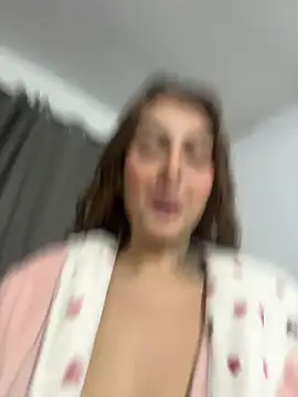 Snapshot of miiabellovic chatting on June 24, 9:56 pm miiabellovic online show from June 24, 9:56 pm
