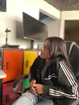 Anitta  LS online show from March 20, 7:37 pm