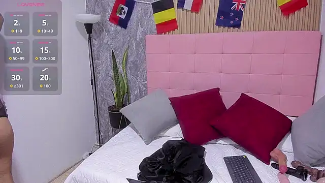 luna lat online show from June 25, 12:10 pm