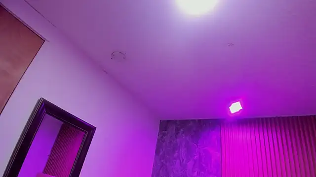 luna lat online show from July 25, 11:38 am