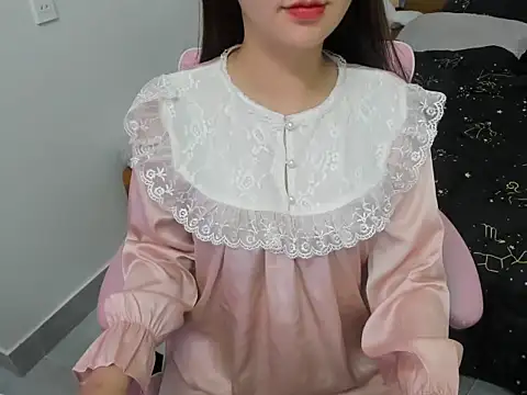 Snapshot of Chi_xinh19 chatting on May 9, 10:40 am Chi xinh19 online show from May 9, 10:40 am