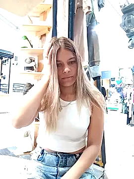 alanna6950 online show from April 15, 4:22 pm