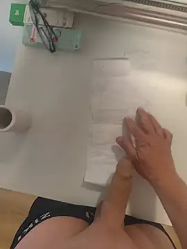 Essie deLona online show from June 8, 12:49 pm