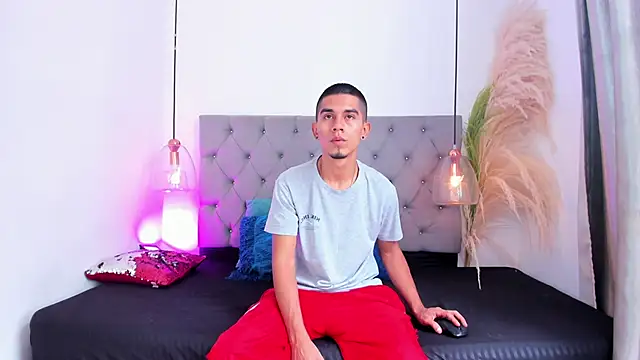 your d0ll1 online show from June 10, 3:02 pm