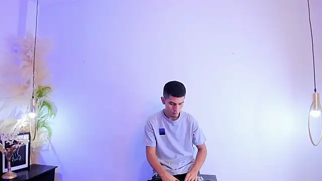your d0ll1 online show from April 20, 12:41 pm