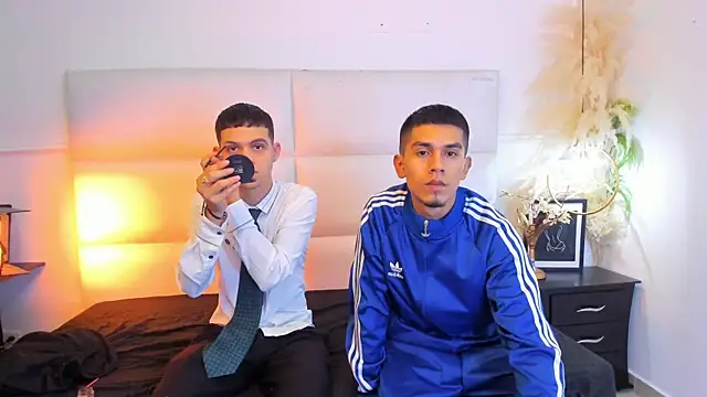 your d0ll1 online show from April 21, 11:39 am