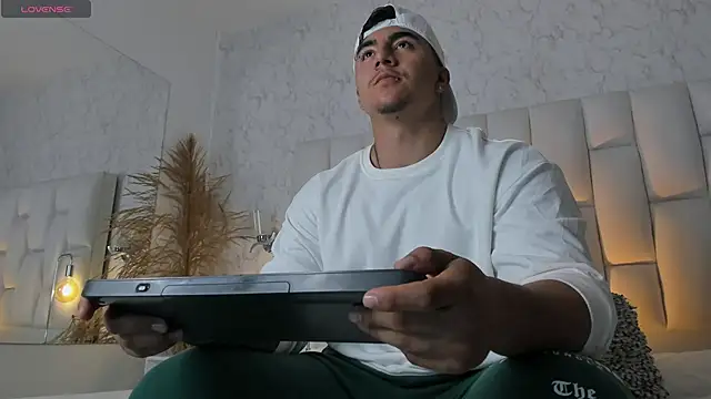 Zane cruz online show from March 24, 11:54 am