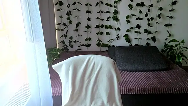 MonikFoxi online show from May 19, 4:08 am
