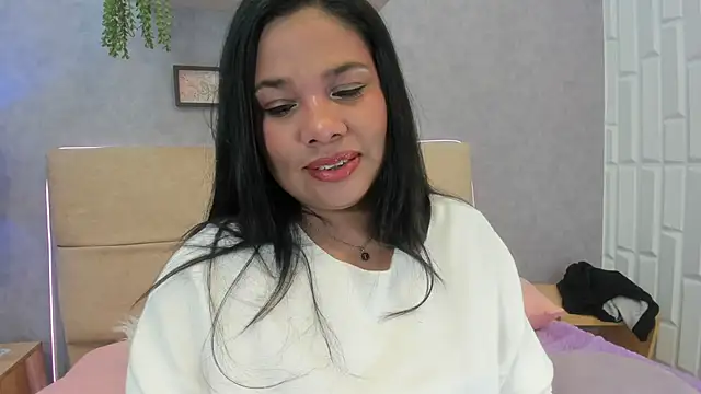 Cloee evans online show from April 24, 11:45 am