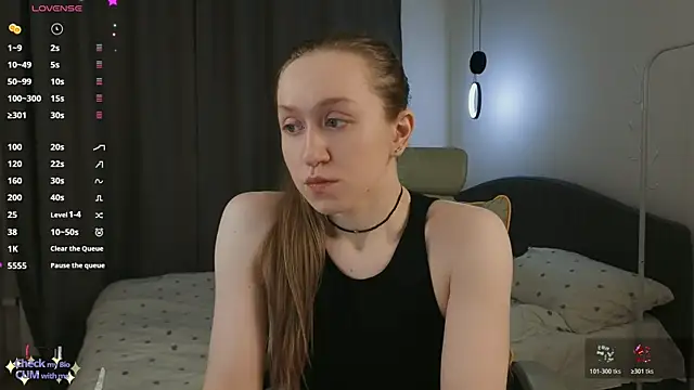 mowalova online show from May 3, 9:40 pm