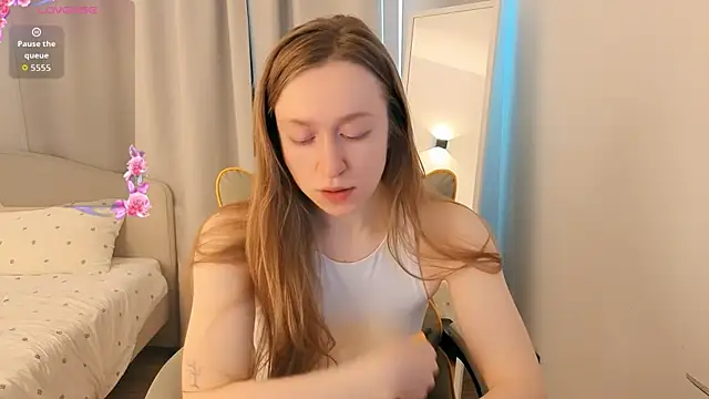 Snapshot of mowalova chatting on July 2, 5:02 am mowalova online show from July 2, 5:02 am