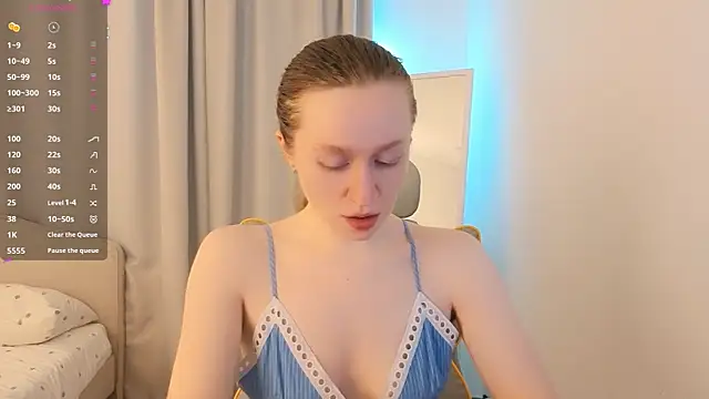 Snapshot of mowalova chatting on July 10, 5:07 am mowalova online show from July 10, 5:07 am