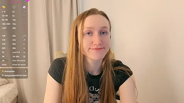 Snapshot of mowalova chatting on July 31, 5:18 am mowalova online show from July 31, 5:18 am