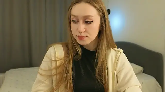 mowalova online show from March 19, 8:09 pm