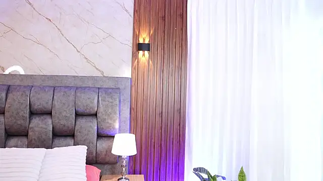 Chloe Harriss online show from April 16, 12:39 pm