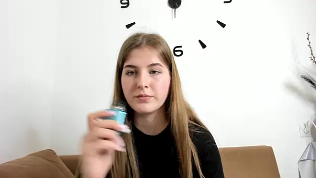 OhMyAlice online show from March 28, 9:16 pm