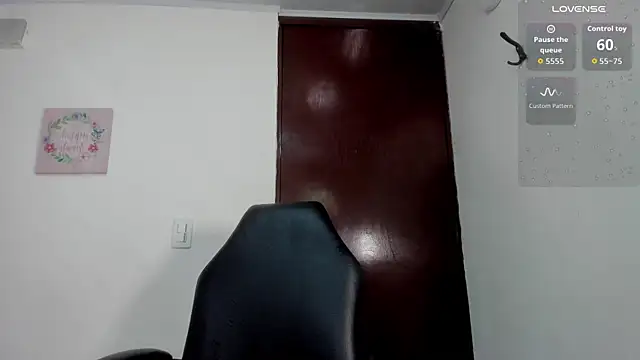 mia rouxx1 online show from May 14, 4:53 am