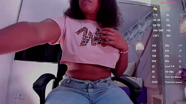 mia rouxx1 online show from June 23, 6:00 am