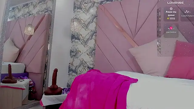 mia rouxx1 online show from June 4, 6:40 am