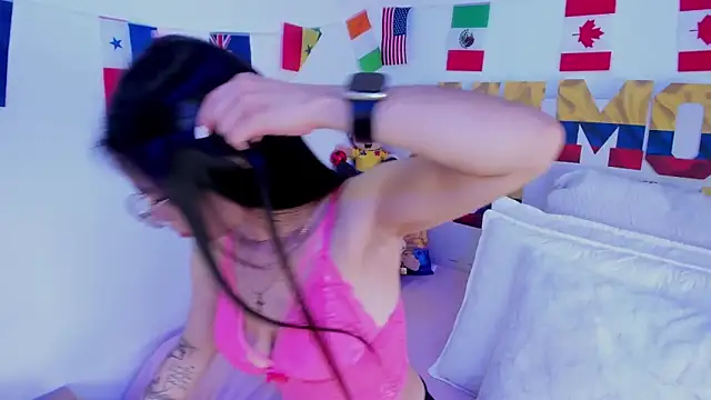 LindaCatalina  online show from June 21, 1:06 pm