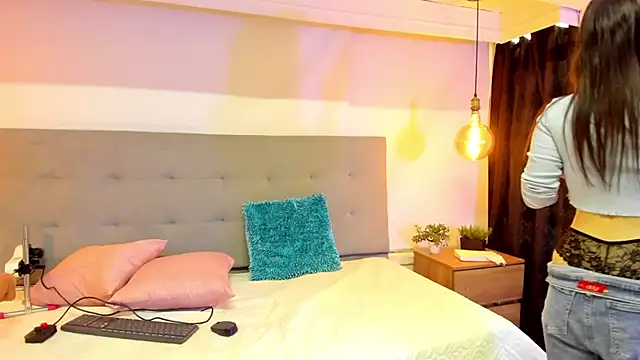 LindaCatalina  online show from March 26, 12:25 pm